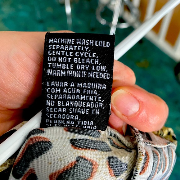 Tiered Animal Print Sleeveless Top - Picture 5 of 5